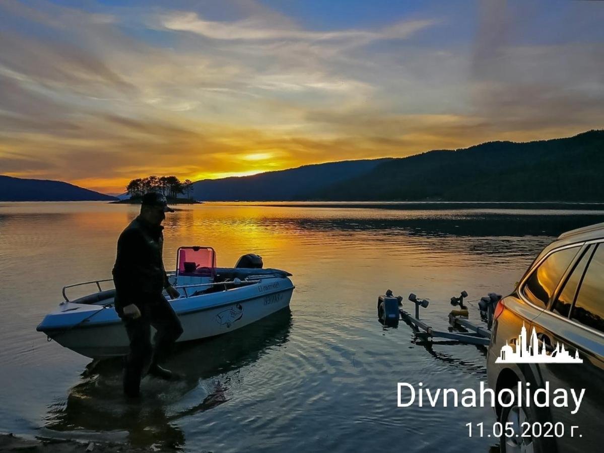 Divna Guest House Dospat Bagian luar foto