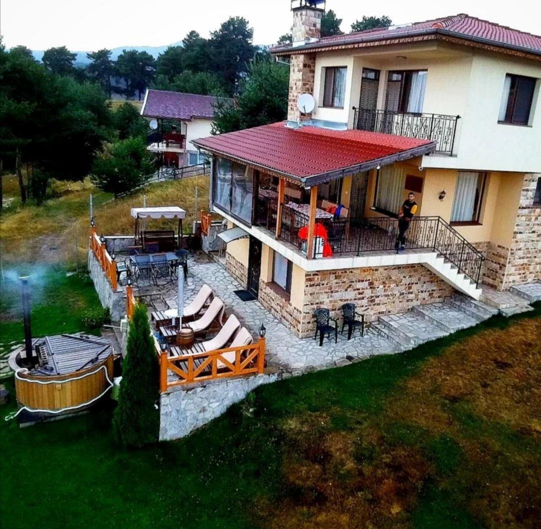 Divna Guest House Dospat Bagian luar foto