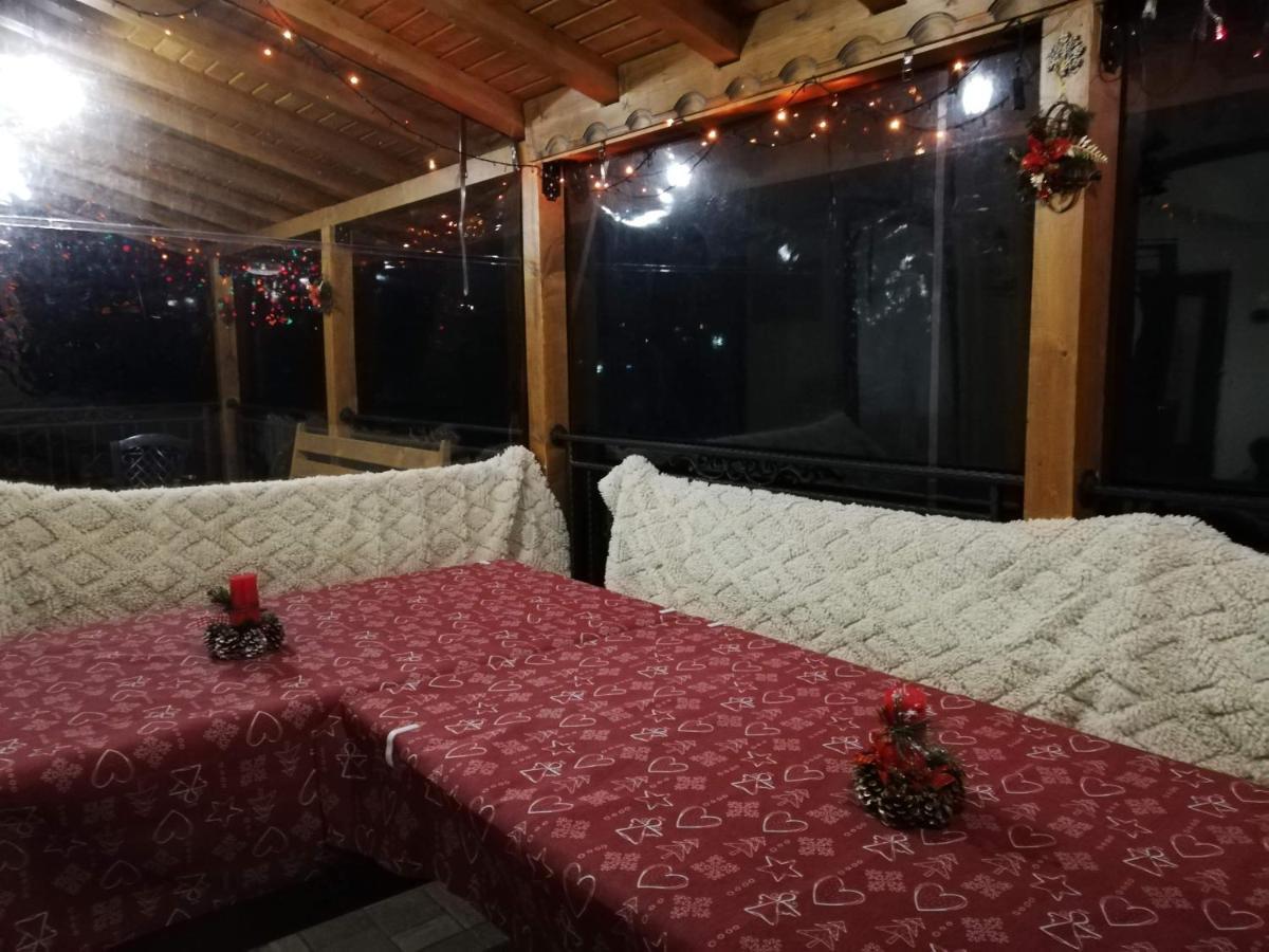 Divna Guest House Dospat Bagian luar foto